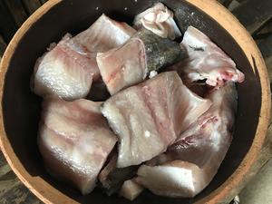 特色湘菜～刨腌鱼的做法 步骤1