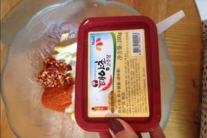 韩式辣白菜鸡丝凉拌面的做法 步骤2