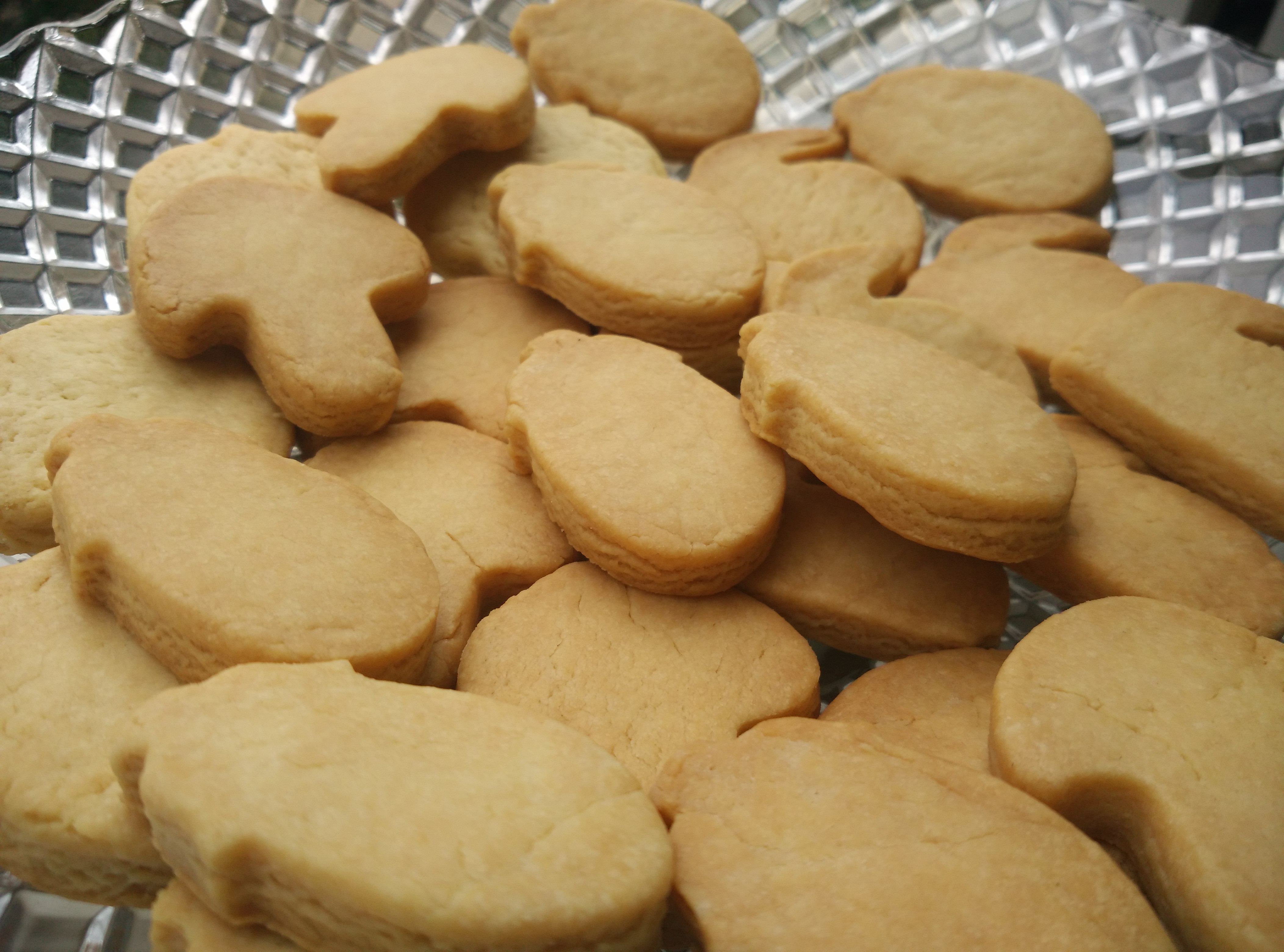 超简单！好吃又平整的糖霜饼干底的做法（附贴心小提示哦）