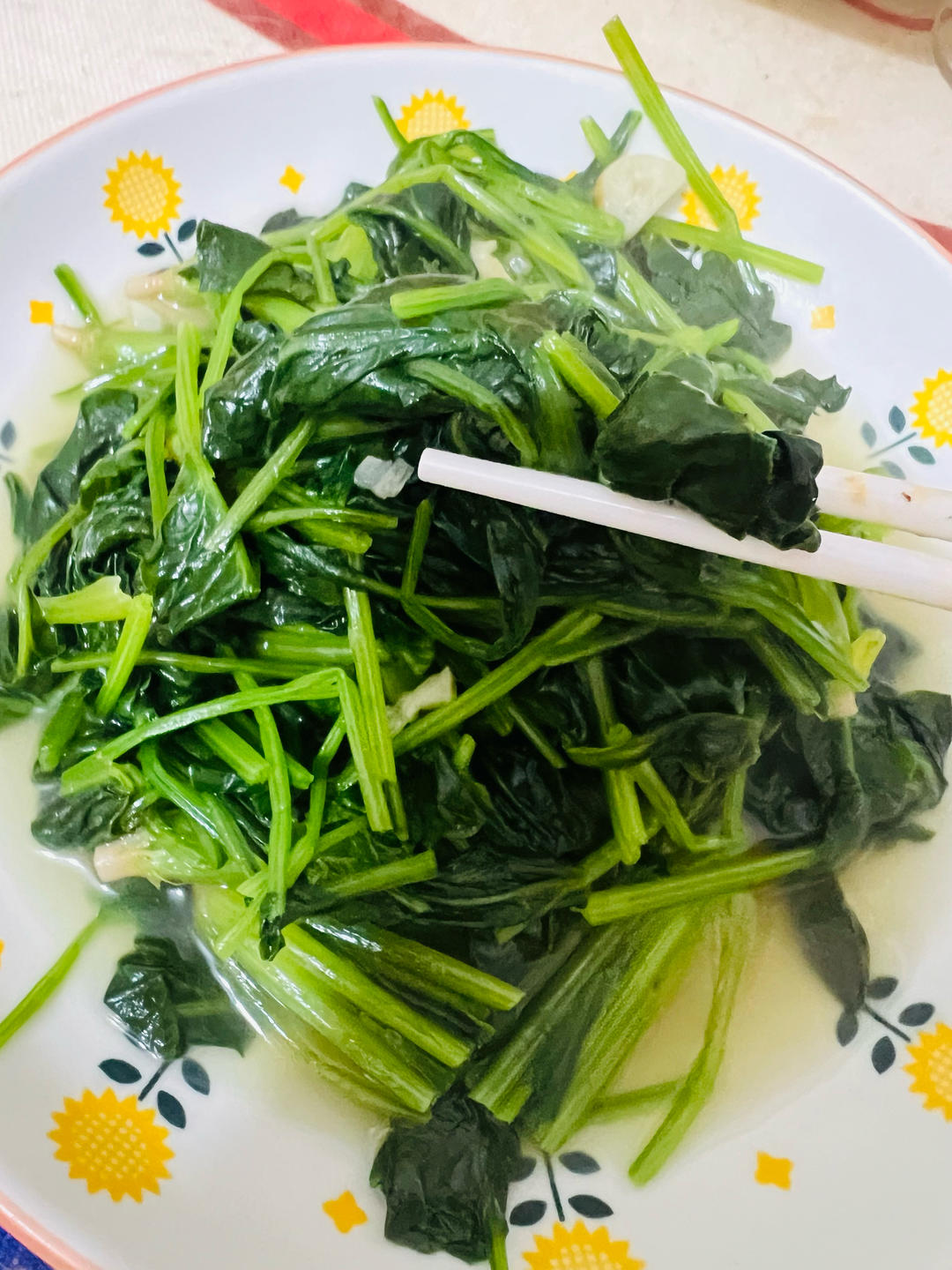 不涩口又嫩的清炒菠菜
