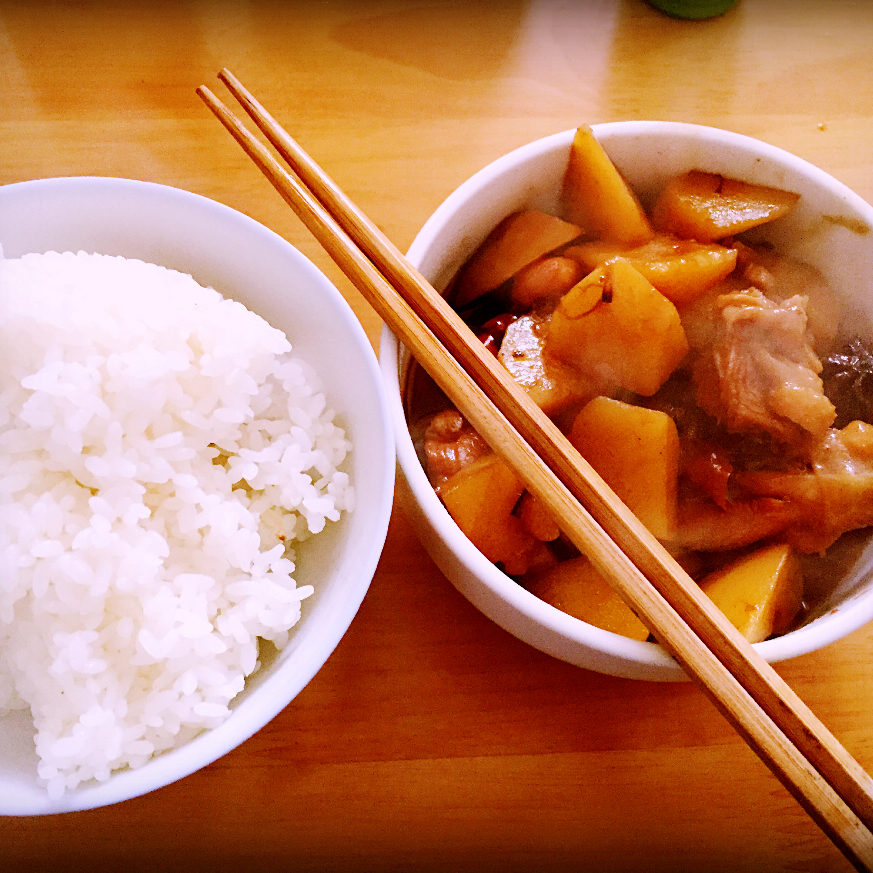 红烧土豆炖鸡腿