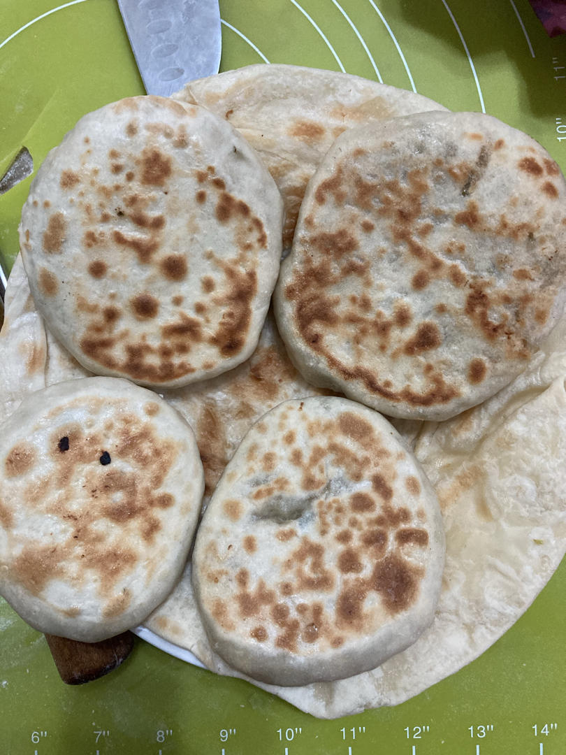 会连续吃八个的萝卜馅饼