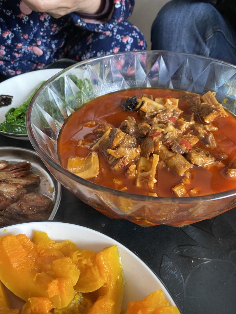 烟笋烧牛肉