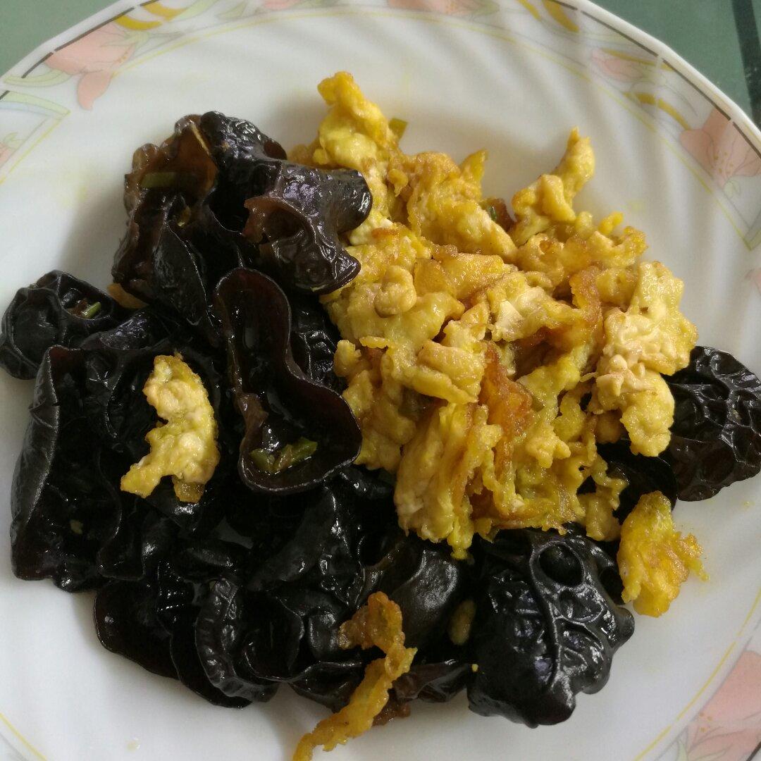 happysweet2011做的木耳炒鸡蛋