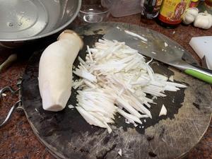 蘑菇丁天贝酱的做法 步骤2