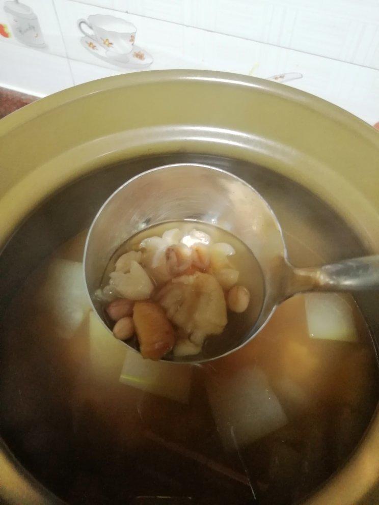 素汤：冬瓜蜜枣花生汤