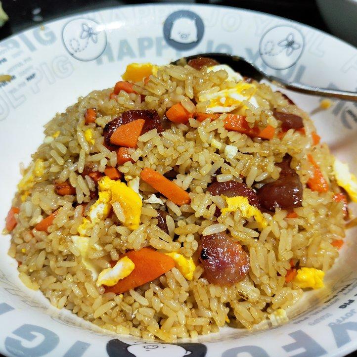 腊肠炒饭