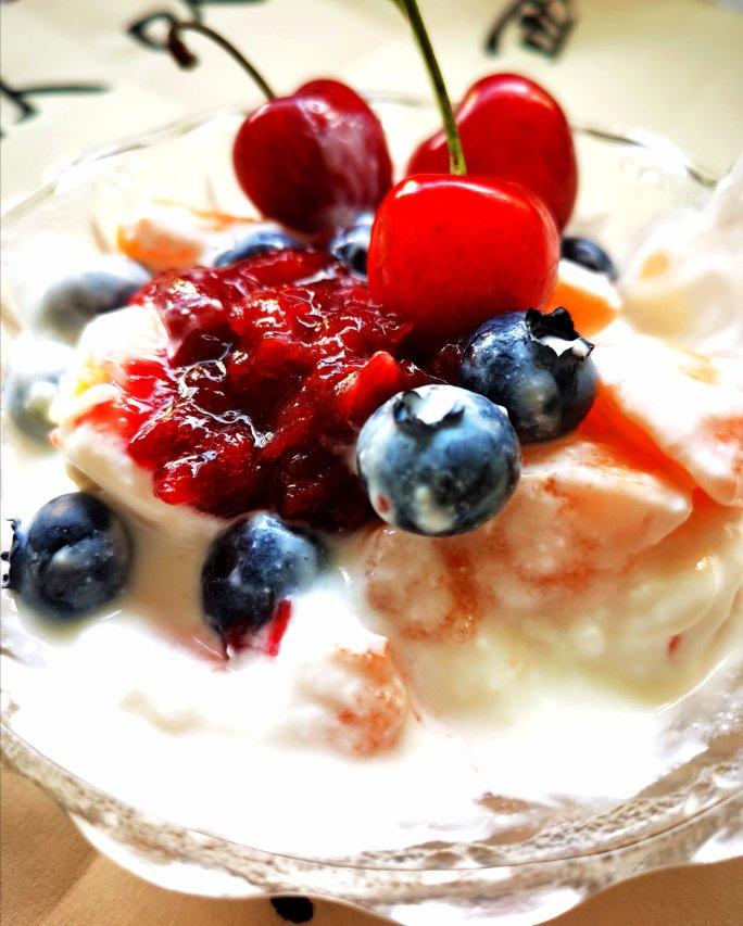 得森-1做的酸奶水果沙拉