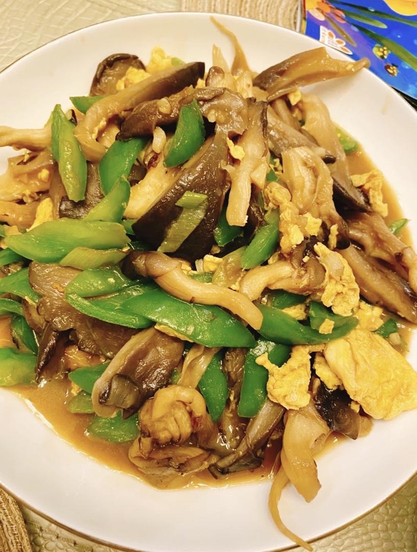 平菇青椒炒鸡蛋 好吃又营养的超快手家常菜