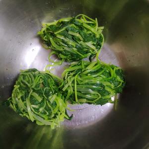 葵花籽油小白菜包子的做法 步骤1