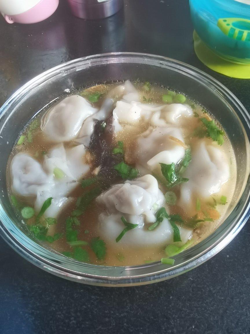 小李文做的虾仁鲜肉小馄饨