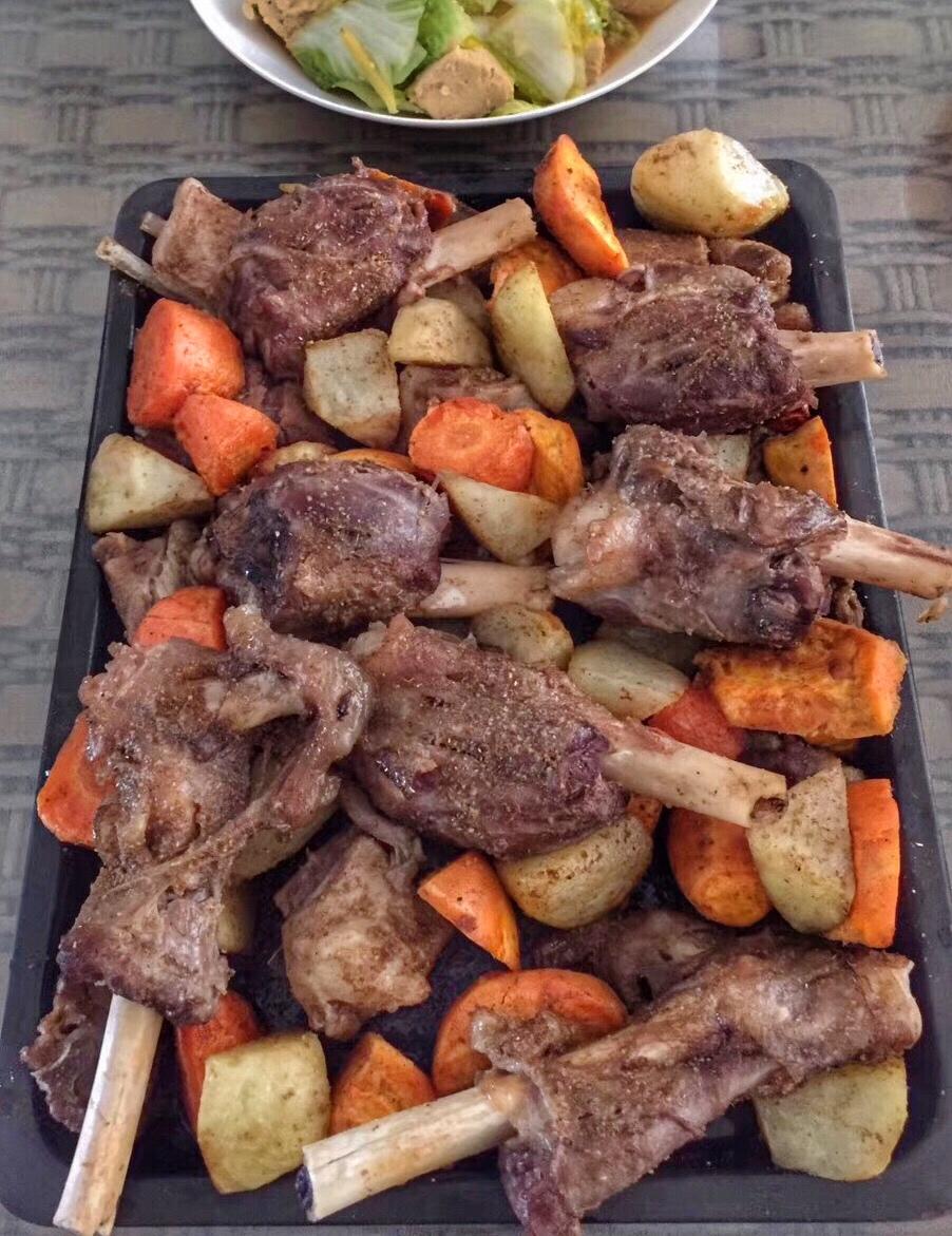 孜然蒜香烤羊腿