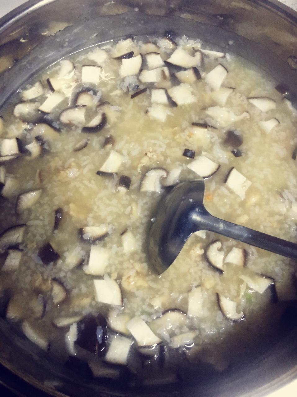 香菇鸡肉粥