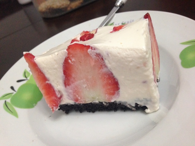 草莓果粒冻芝士蛋糕
