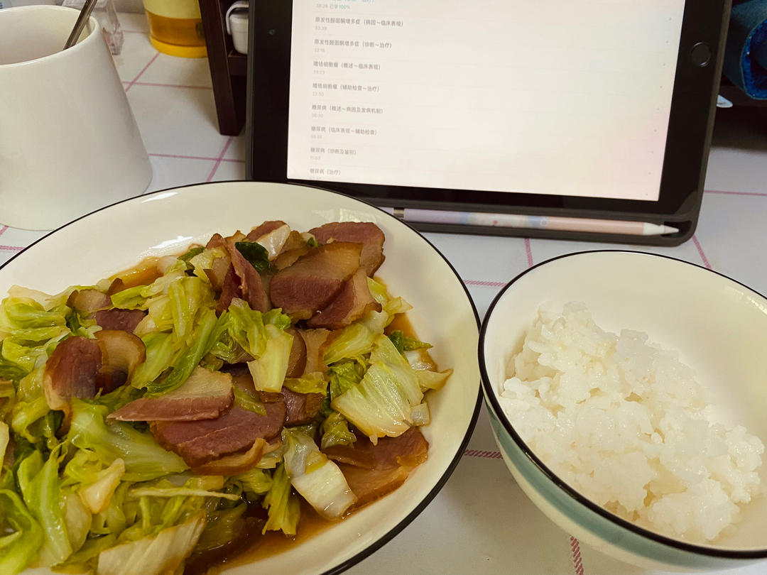 圆白菜炒腊肉