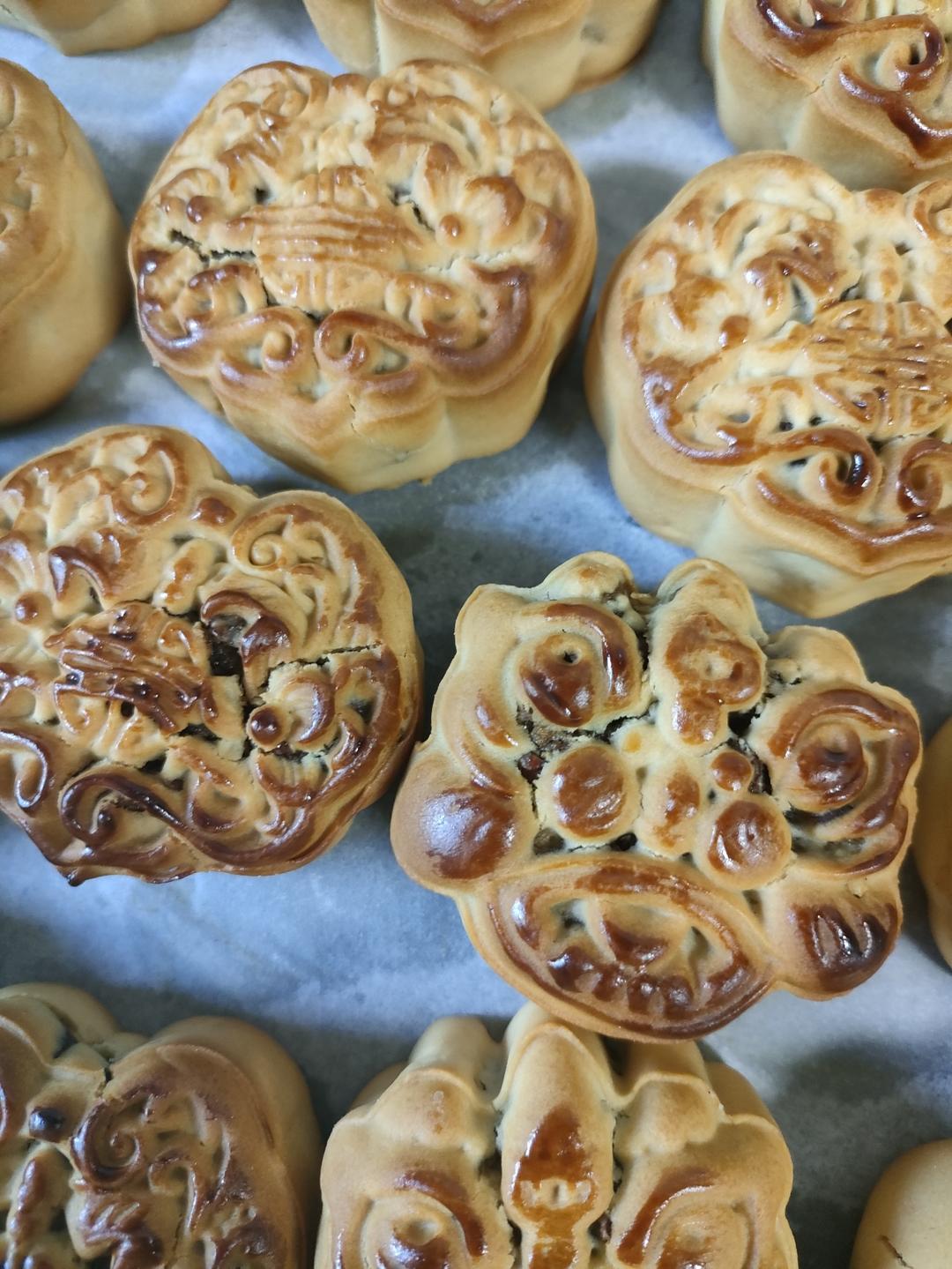 广式月饼—蛋黄莲蓉月饼