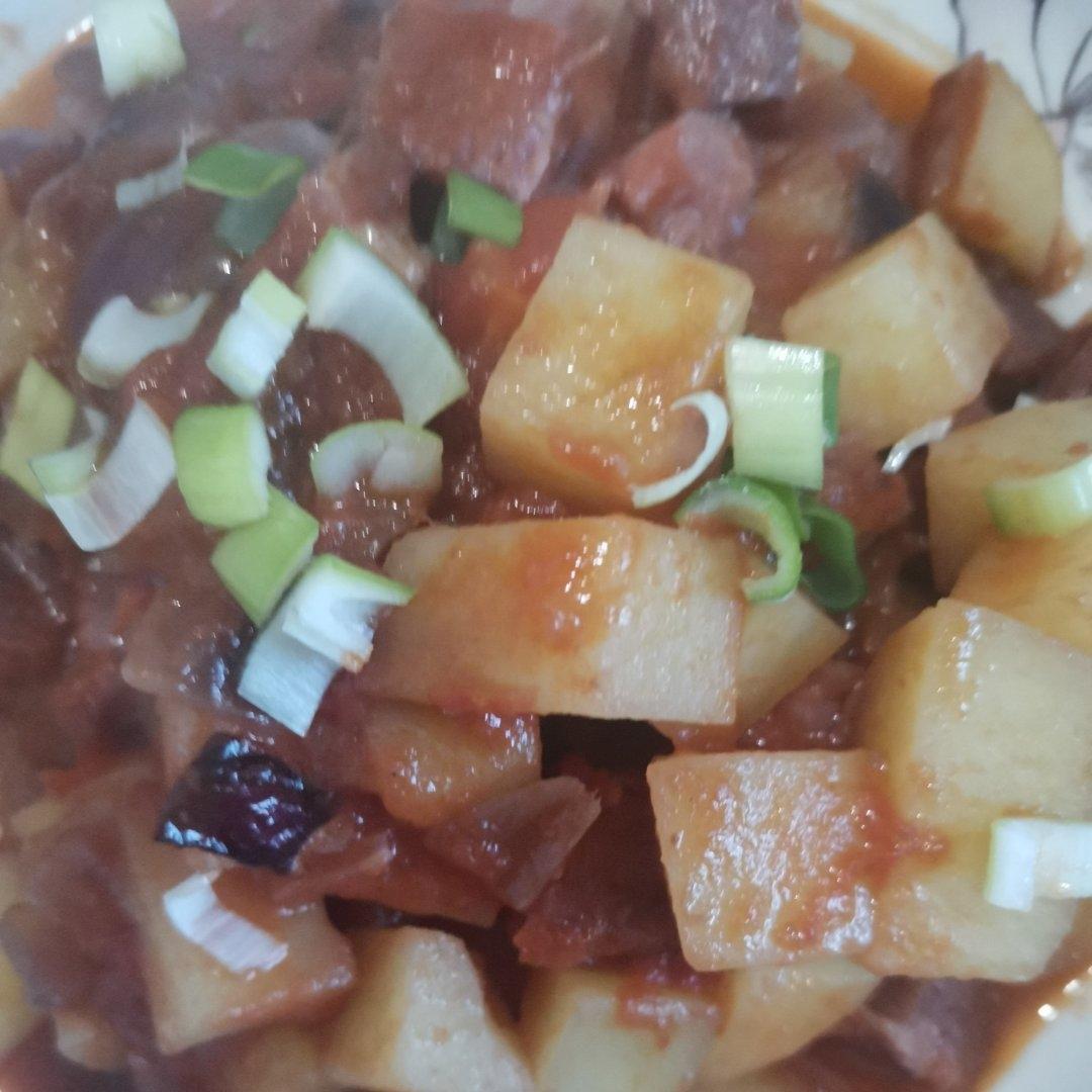 鲜香浓郁的～酱牛肉土豆炖柿子（电饭煲版）