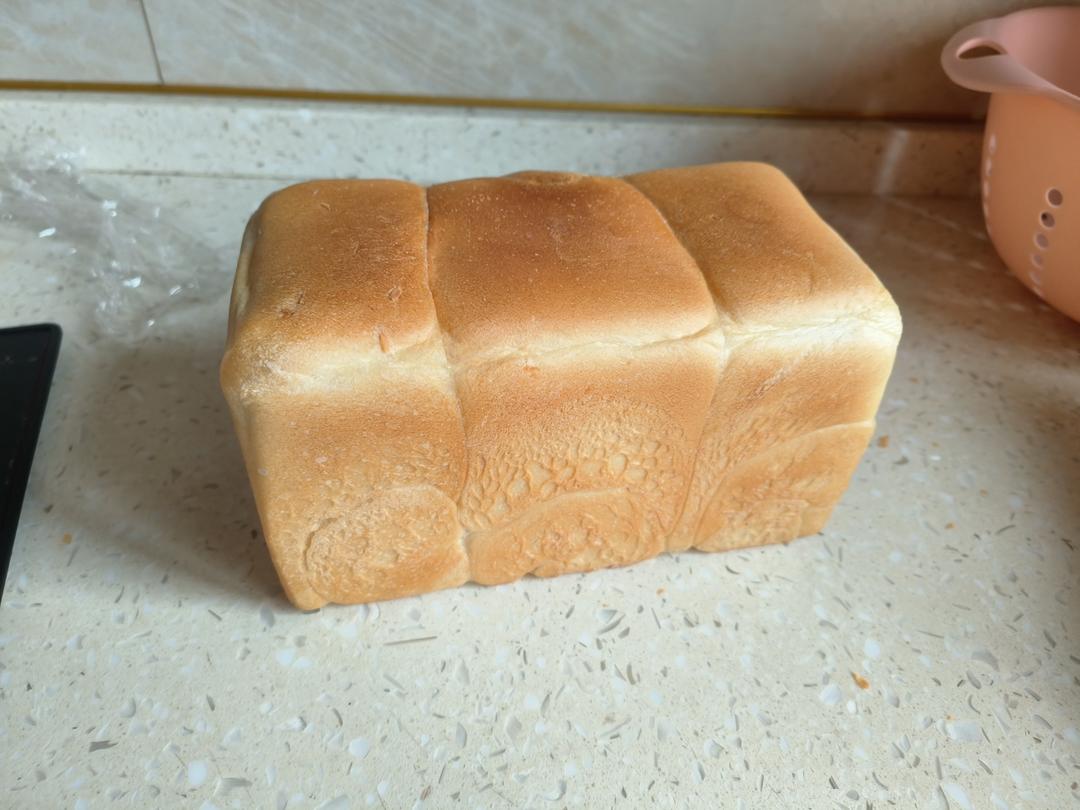 6%含糖量基础白吐司，怎么做都好吃。