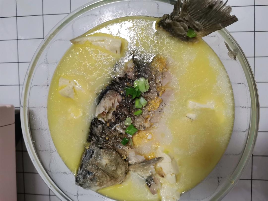 奶白鲫鱼豆腐汤|一条鱼最后的温柔
