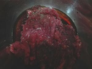 牛肉蒸饺的做法 步骤1