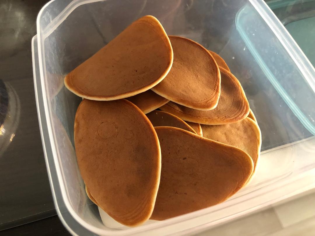 松软好吃 宝宝版无添加香蕉松饼的做法