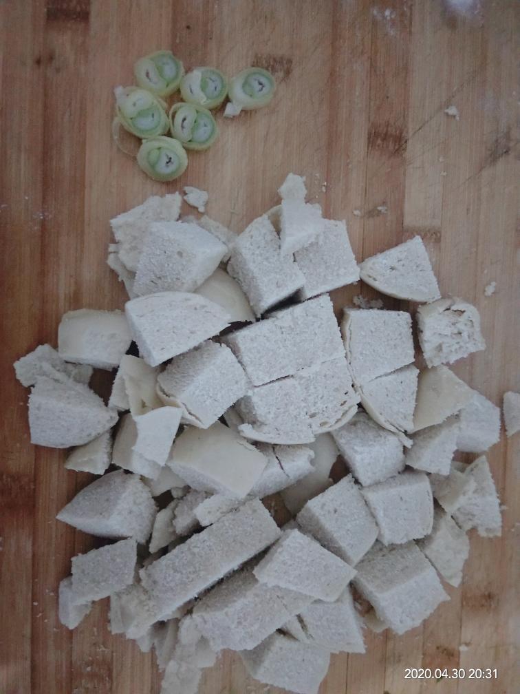 炒馒头，意想不到的简单美味，硬汉馒头变身软妹馒头