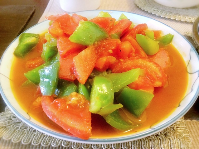西红柿炒青椒
