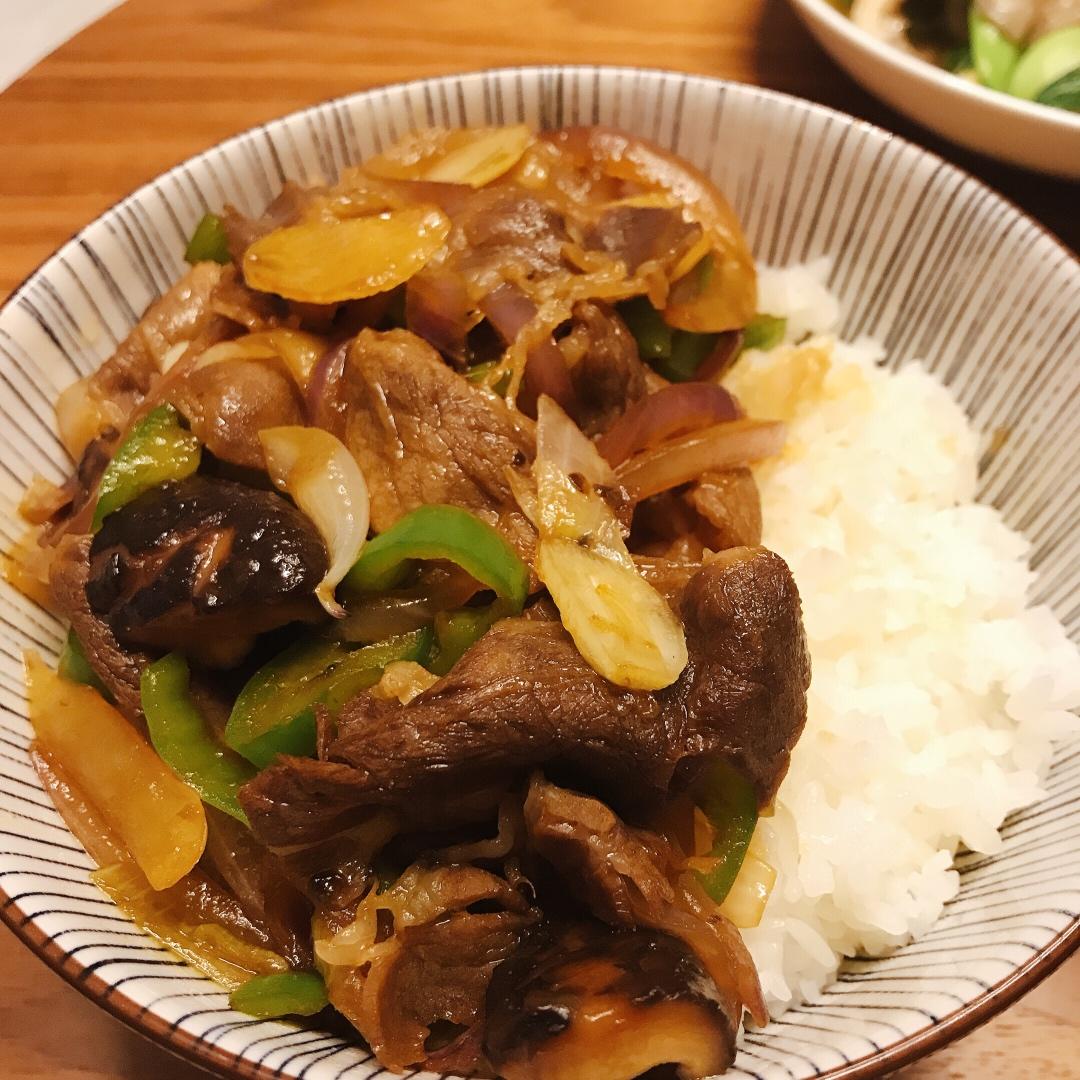 洋葱肥牛饭