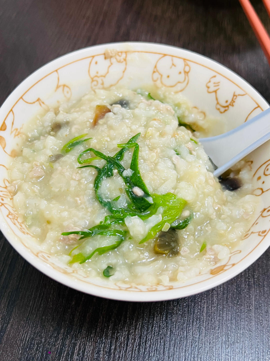 妈妈👩教我做的皮蛋瘦肉粥🥣简单快捷美味😋