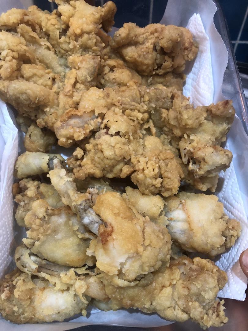 炸鸡翅（简易低配版无需炸鸡粉，无需面包糠，家常调料制作，家人吃不停😋，2.29日再次更新）