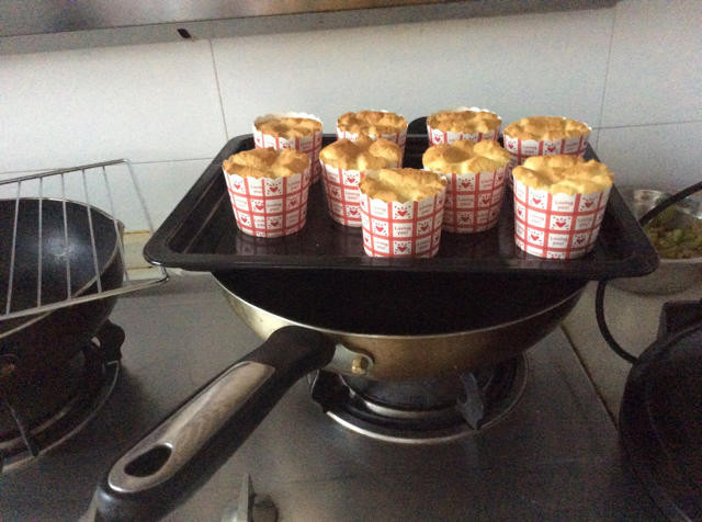 简单的戚风小纸杯蛋糕