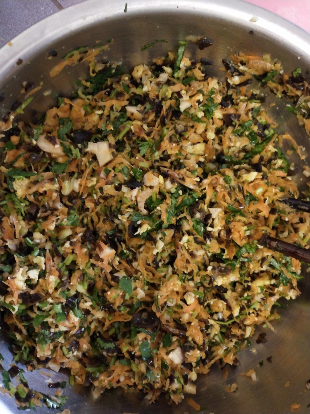 胡萝卜鸡蛋香菇木耳素馅饺子