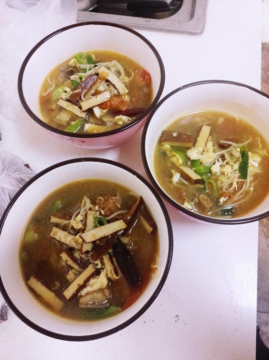 简单早饭西红柿鸡蛋挂面