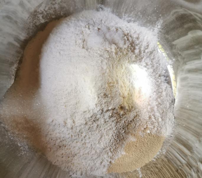 纯奶手撕吐司的做法 步骤1