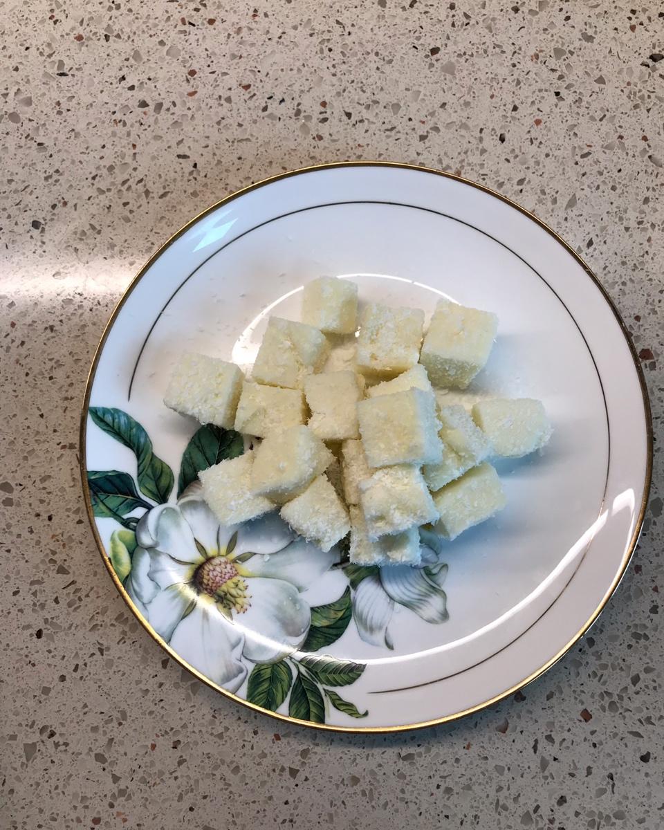 牛奶椰蓉小方