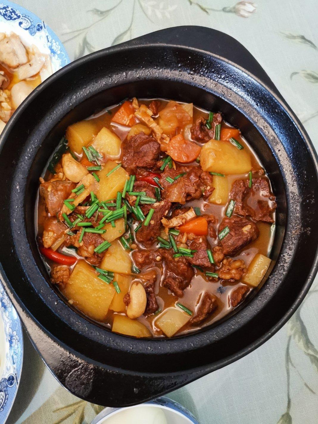 红烧牛肉土豆 （独家秘制）