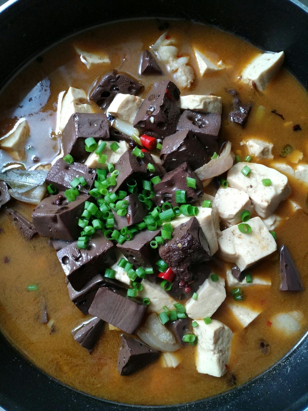 小付丫头做的麻辣猪血烧豆腐