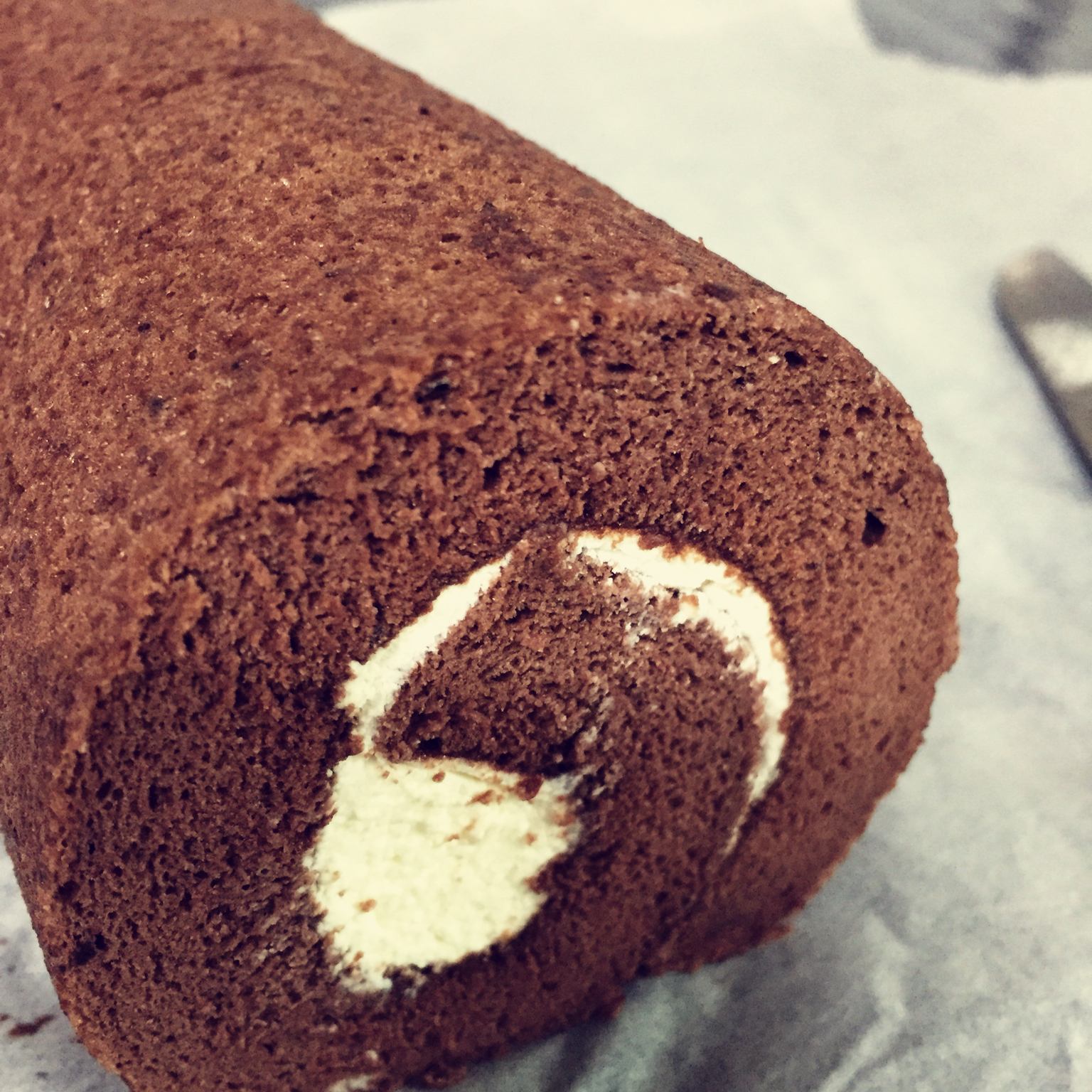 甘纳许巧克力蛋糕卷