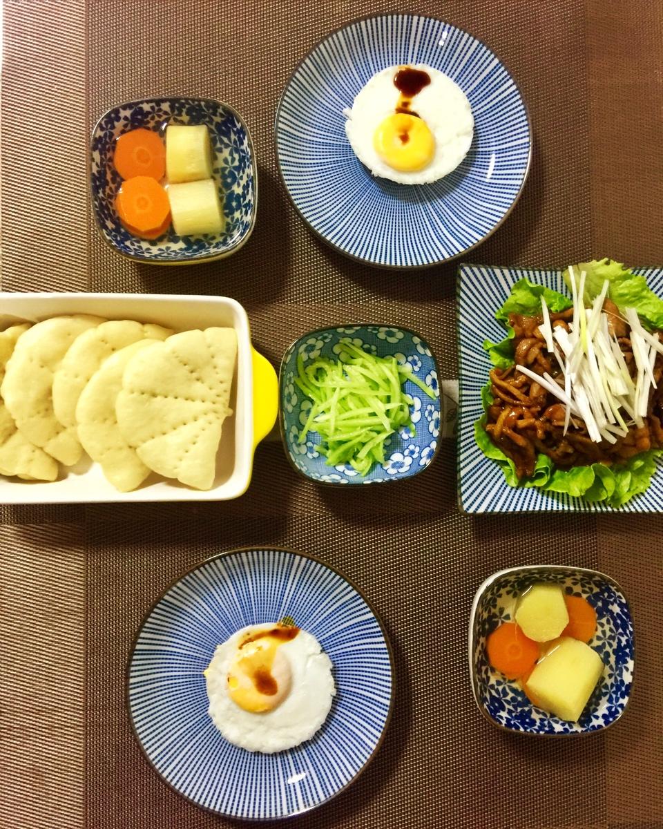荷叶饼夹京酱肉丝