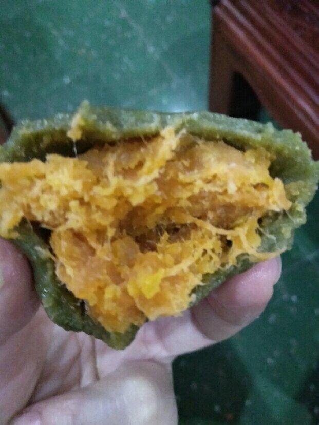 网红青团～～咸蛋黄肉松青团