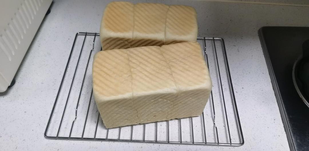 软到拿不起来的生吐司