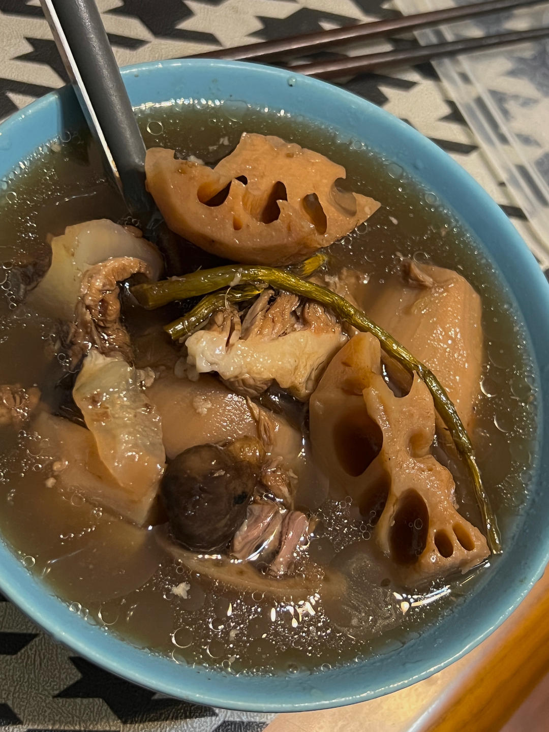 养胃石斛莲藕鸭汤