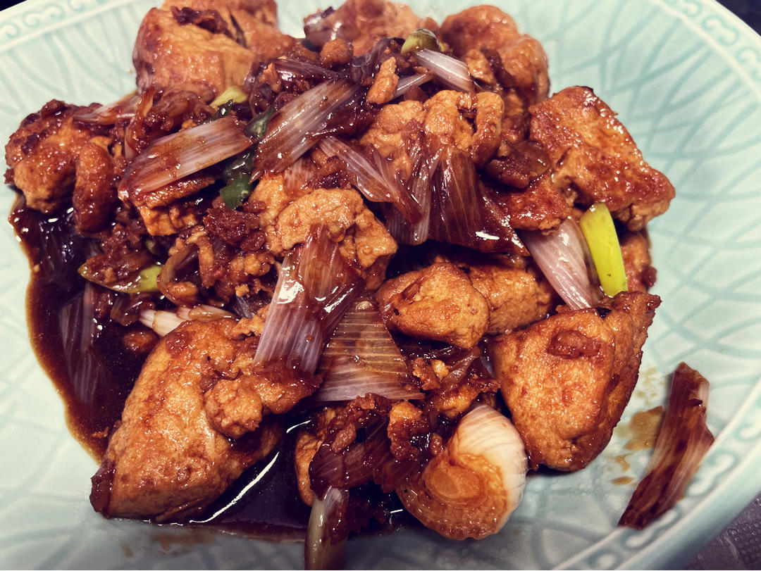 一根大葱，2块钱豆腐，3分钟做一道葱烧豆腐，葱香浓郁，入味下饭