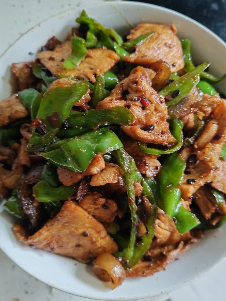 【创意小厨娘】苕皮蒜苗回锅肉，在家自制苕皮，吃苕皮比吃肉还过瘾！