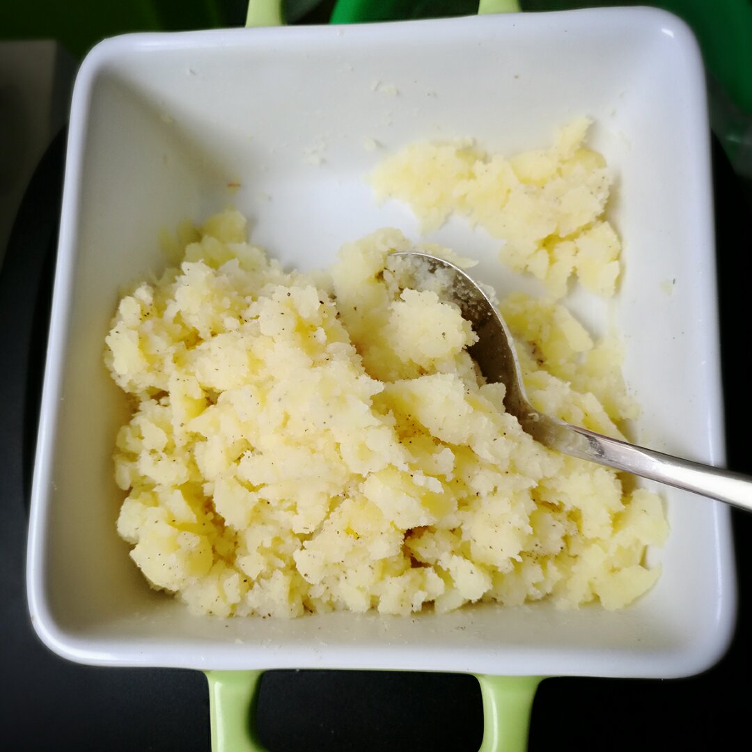 奶酪焗洋葱火腿土豆