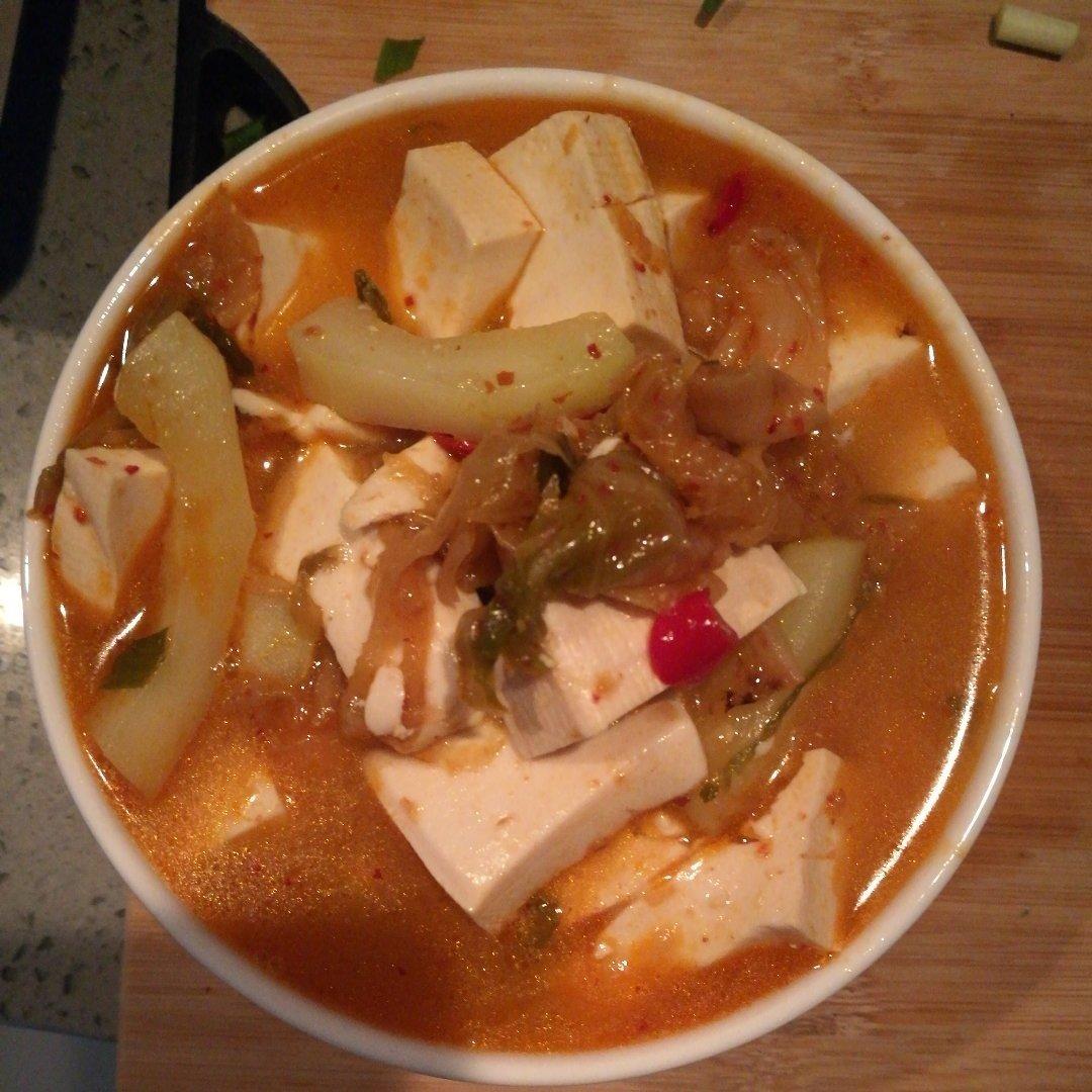 韩式辣白菜豆腐汤