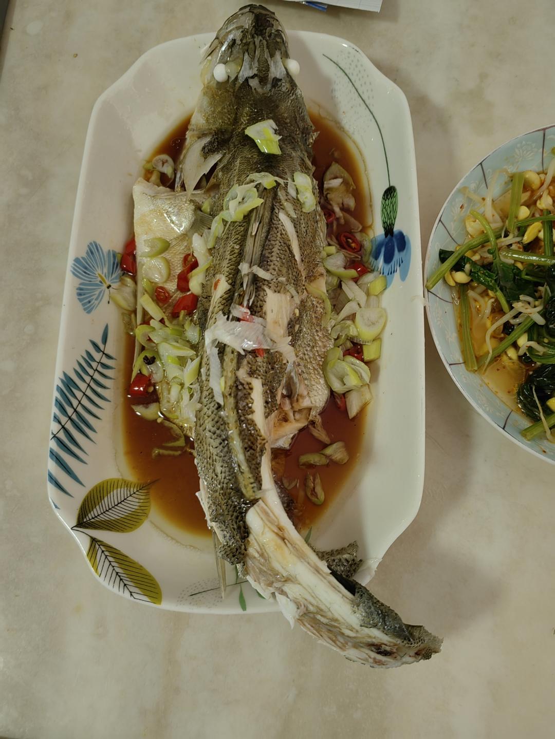 清蒸海鲈鱼