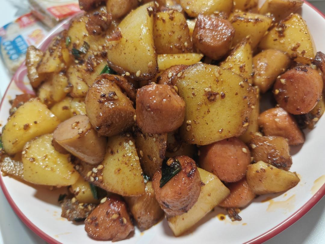 香辣孜然土豆火腿肠～秒杀烧烤店！！