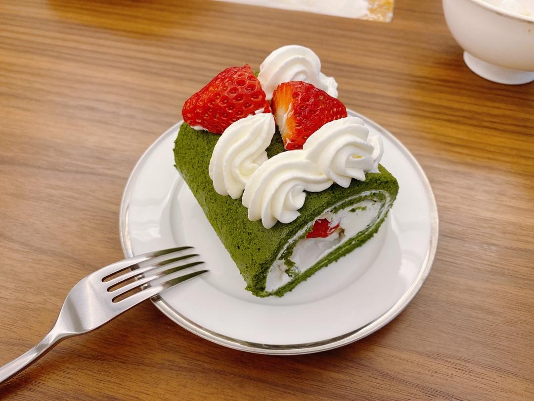 草莓奶油蛋糕卷