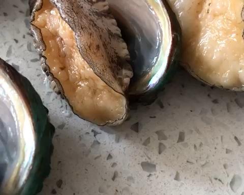 蒜蓉鲍鱼（小贴士附洗杀方法）娃一口气吃5个